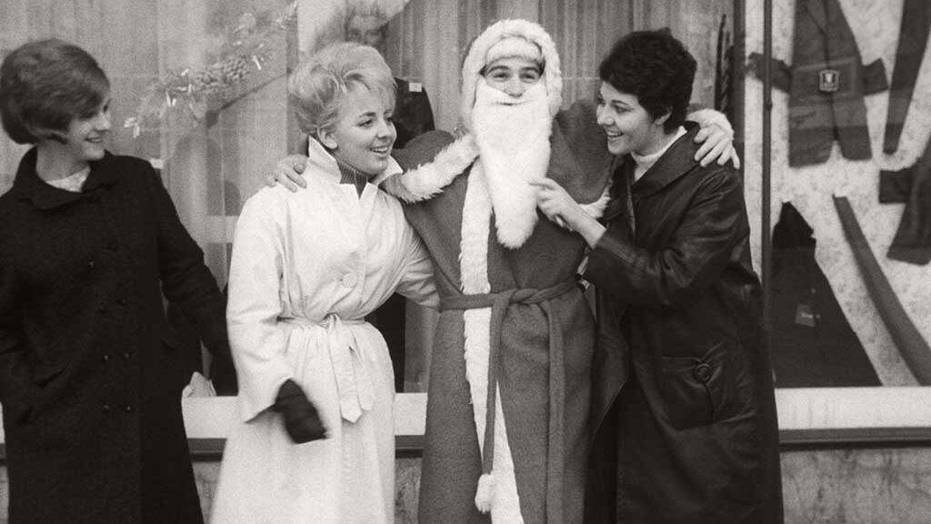 LE PÈRE NOËL A LES YEUX BLEUS